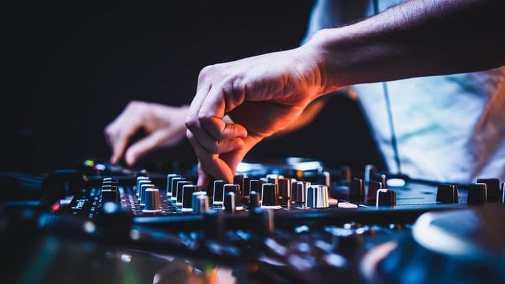 Macdee Entertainment Services
